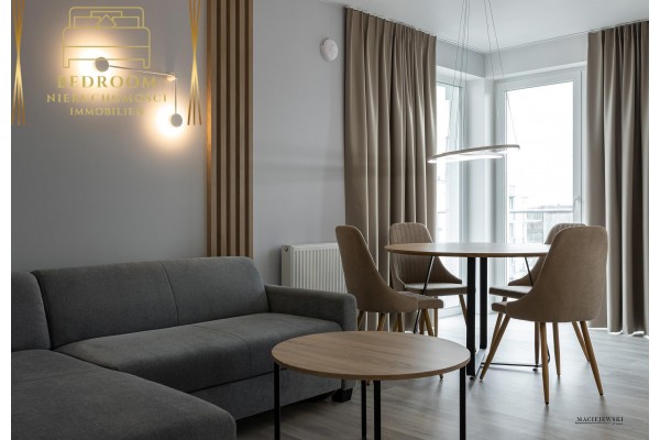 Świnoujście, Armii Krajowej, Mieszkanie na 2 piętrze apartamentowca przy Placu wolności w centrum