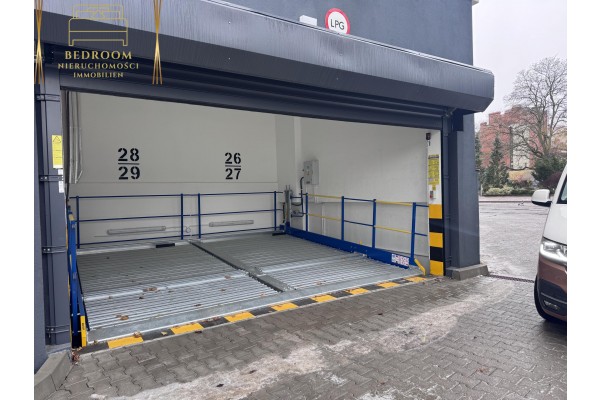 zachodniopomorskie, Świnoujście, Piłsudskiego, Samodzielny garaż czterostanowiskowy z platformami 32m2 z własną bramą