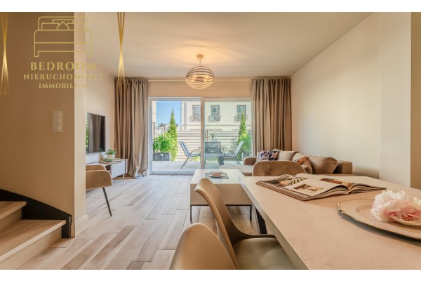 gryficki, Rewal, Warszawska, Apartament z ogr&oacute;dkiem 3 piętrowy przy plaży w Rewalu nad morzem