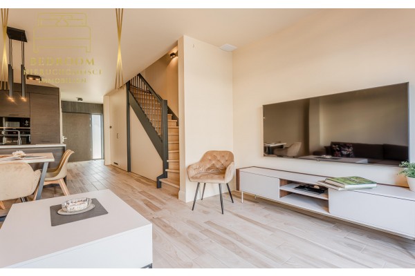 gryficki, Rewal, Warszawska, Apartament z ogr&oacute;dkiem 3 piętrowy przy plaży w Rewalu nad morzem