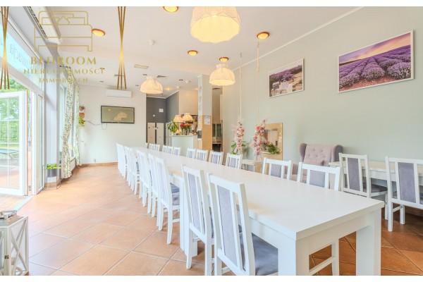 Świnoujście, Karsiborska, Duży dom z potencjałem inwestycyjnym + restauracja i kwiaciarnia
