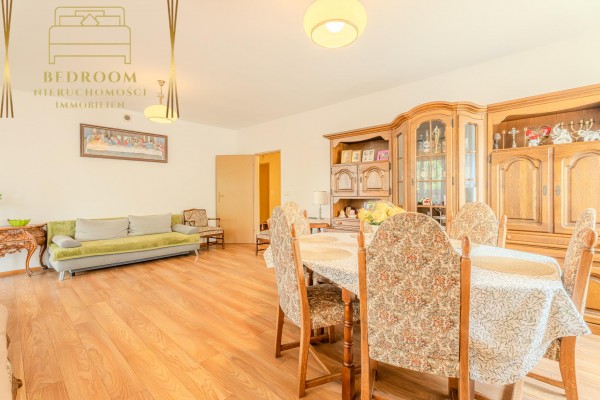 Świnoujście, Karsiborska, Duży dom z potencjałem inwestycyjnym + restauracja i kwiaciarnia