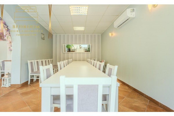Świnoujście, Karsiborska, Duży dom z potencjałem inwestycyjnym + restauracja i kwiaciarnia