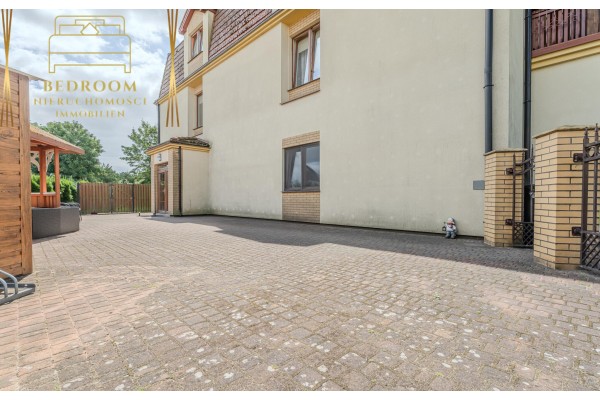 Świnoujście, Karsiborska, Duży dom z potencjałem inwestycyjnym + restauracja i kwiaciarnia