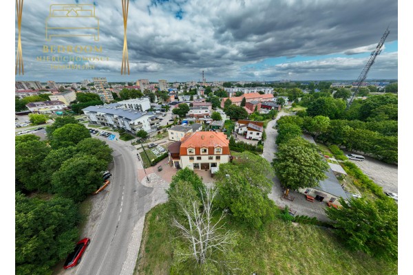 Świnoujście, Karsiborska, Duży dom z potencjałem inwestycyjnym + restauracja i kwiaciarnia