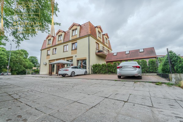 Świnoujście, Karsiborska, Duży dom z potencjałem inwestycyjnym + restauracja i kwiaciarnia